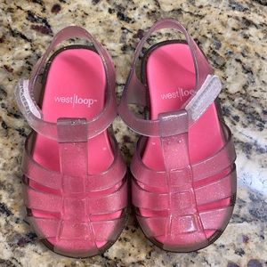 West/loop jelly sandals size 6